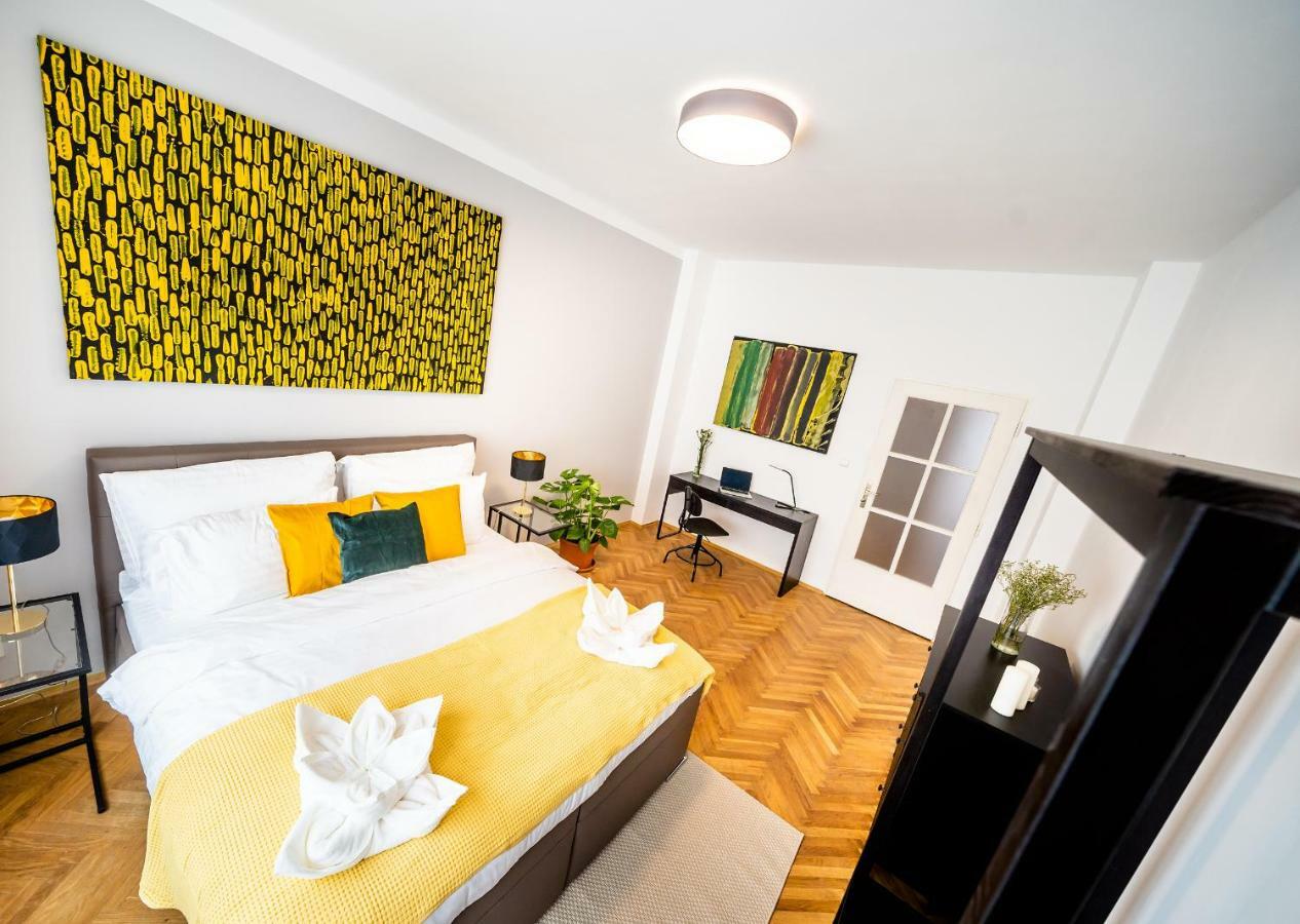 Michal&Michael'S Central Apartments Praha Exteriér fotografie